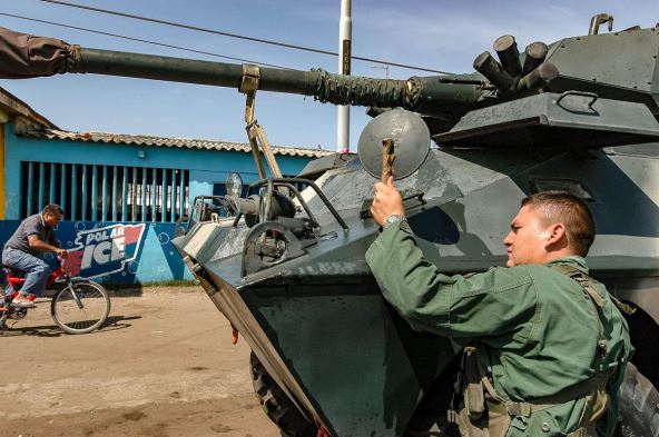 tenkovi u Kolumbiji (3).jpg