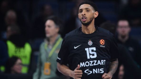 Kameron Pejn u opremi Partizana