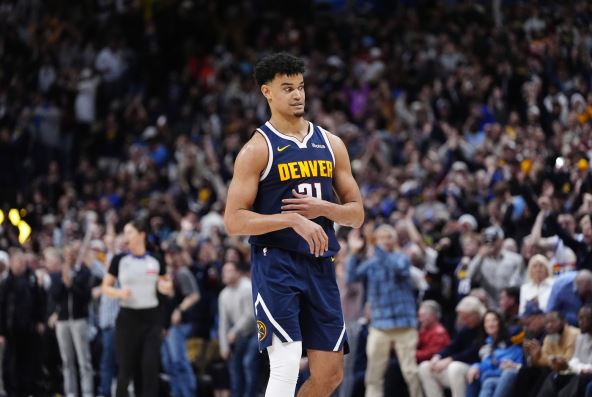 Spenser Džouns košarkaš Denvera