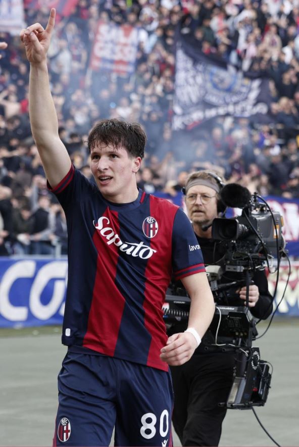 Đovani Fabijan slavi gol u Bolonji