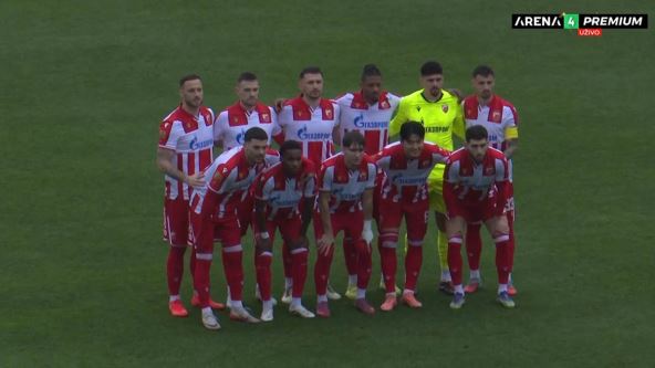 Fudbaleri Crvene zvezde pred meč sa Arauom .jpg