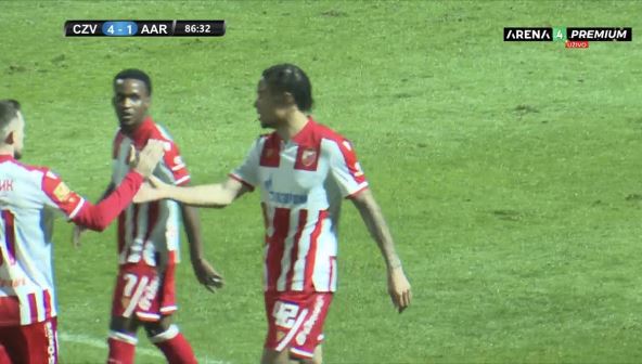 Džej Enem gol protiv Araua  2.jpg