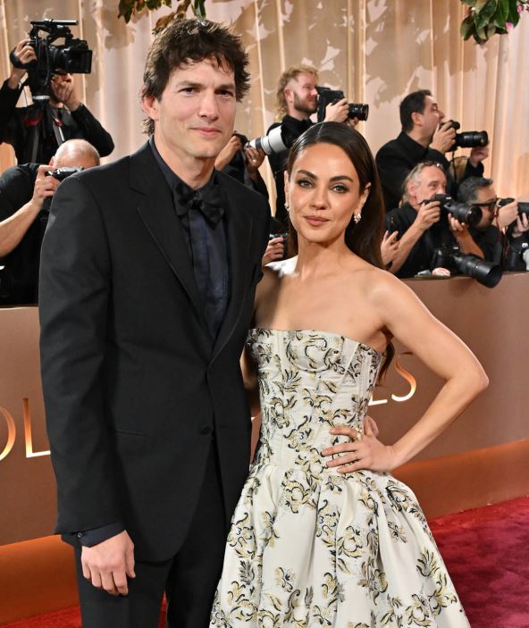 Mila Kunis Ešton Kučer (4).jpg