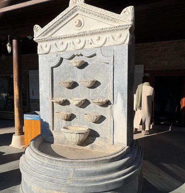 Selsebil fontana Konja