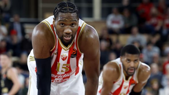 Ebuka Izundu na utakmici Monako Zvezda