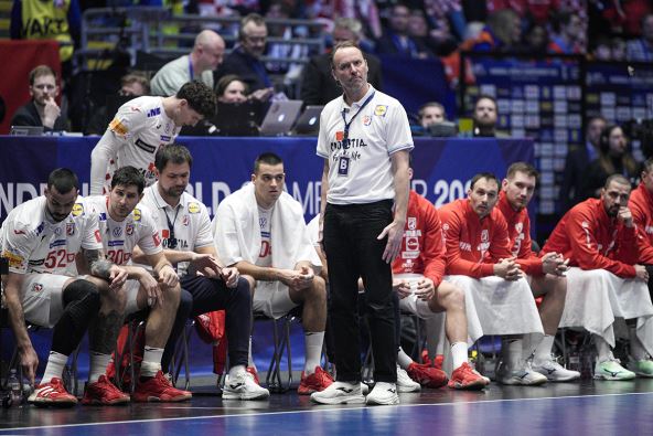 Dagur Sigurdson sa rukometašima Hrvatske.