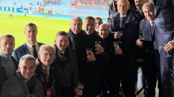 Željko Joksimović slavi pobedu Zvezde