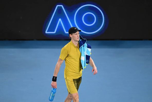 Janik Siner - Eliot Spiciri na Australijan openu (9).jpg