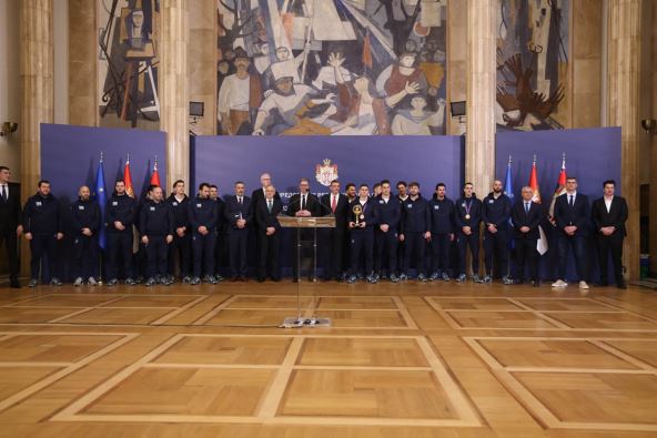 Vučić sa vaterpolistima Srbije (38) copy.jpg
