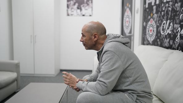 Đoan Penjaroja, trener KK Partizan (7).jpg