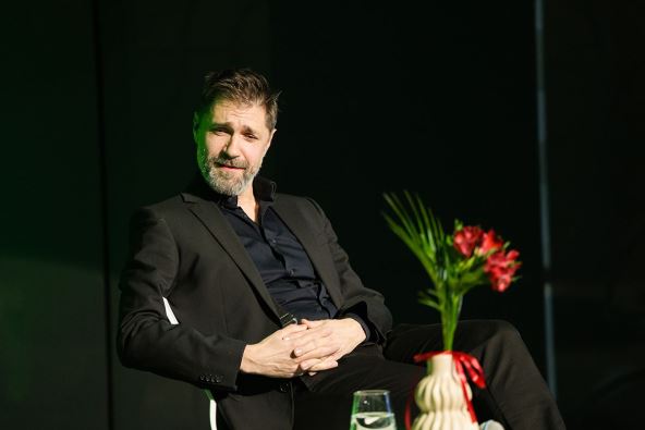 Poezija živa copy.jpg