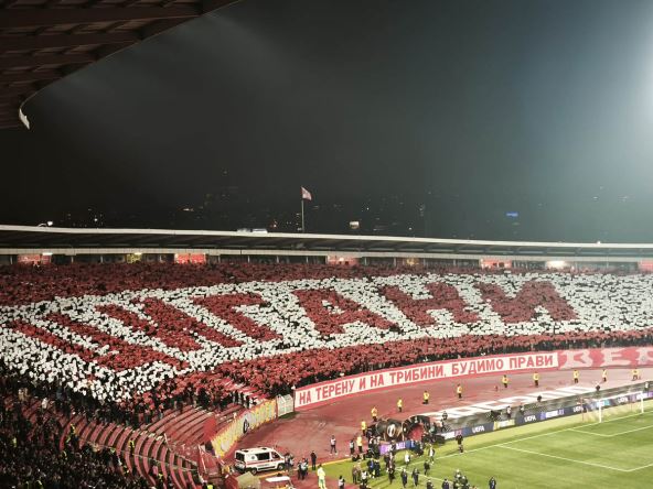 Koreografija navijača Crvene zvezde (6).jpg