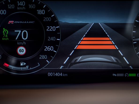 Lane assist - sistem za praćenje trake i održavanje vozila u traci