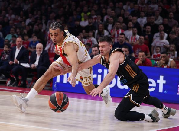 Džordan Nvora u duelu sa Aleksom Avramovićem na Zvezda Dubai