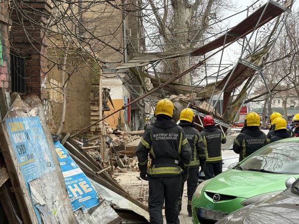 Urušila se stara zgrada u Džoržda Vašingtona