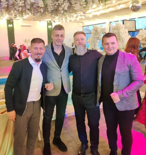 Otac Predrag Popović sa Dinčom, Vaskovićem i Srećkom Krecarom