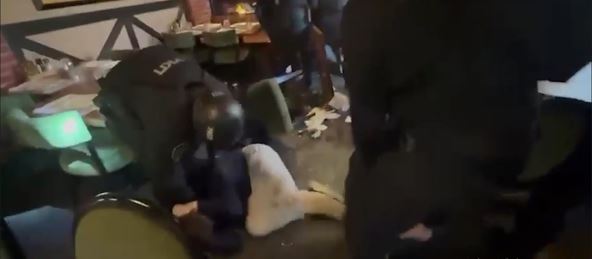 Hapšenje u poznatom restoranu u Beogradu (3).jpg