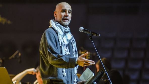 Pep Gvardiola nosi zastavu Palestine