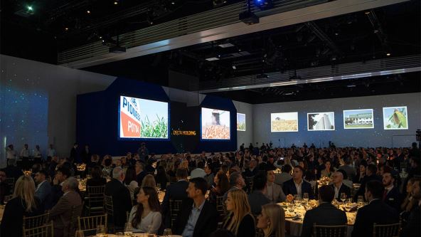 JEL06603-min copy.jpg