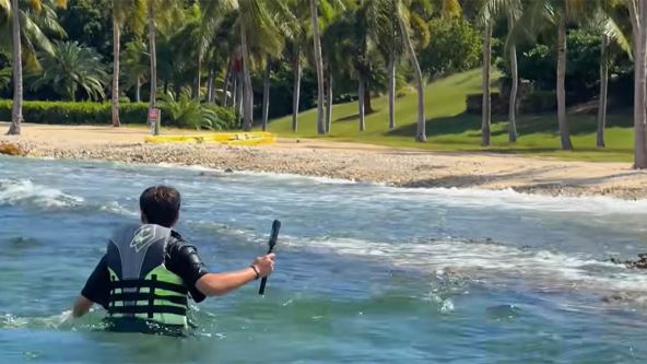 Niko Grig na ostrvu Džefrija Epstina