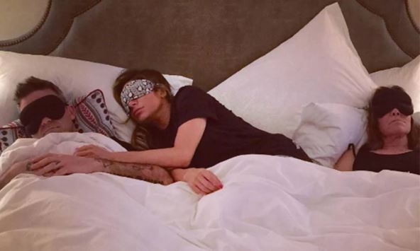 Robi Vilijams sa taštom