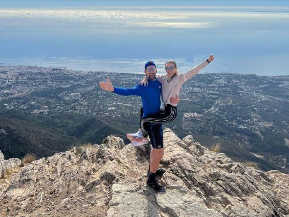 Novak Đoković i Jelena Đoković na planini.