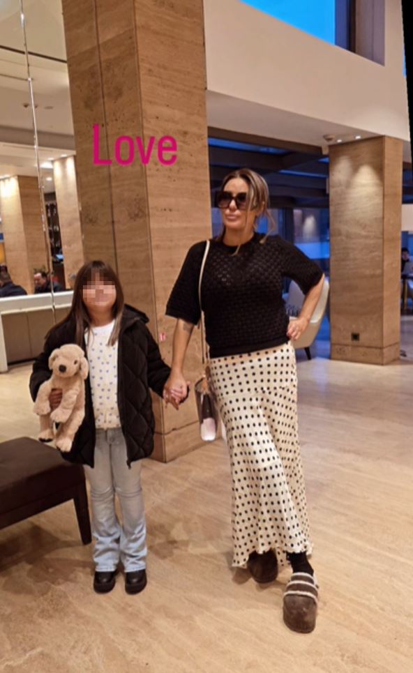 Ana Nikolić sa ćerkom u hotelu