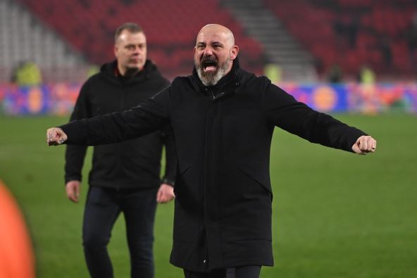 Dejan Stanković slavi pobedu Zvezde protiv Partizana