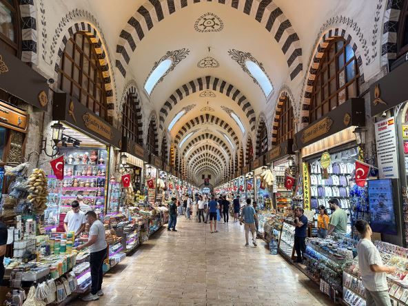 Veliki bazar, Istanbul.jpg