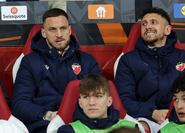 Marko Arnautović na klupi Crvene zvezde.