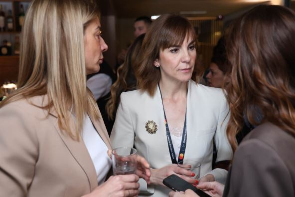 Marjana Davidović NESTLE i Vesna Damjanić urednica TV Bloomberg i Marjana Davidović, NESTLE - autor Mitar Mitrović copy.jpg