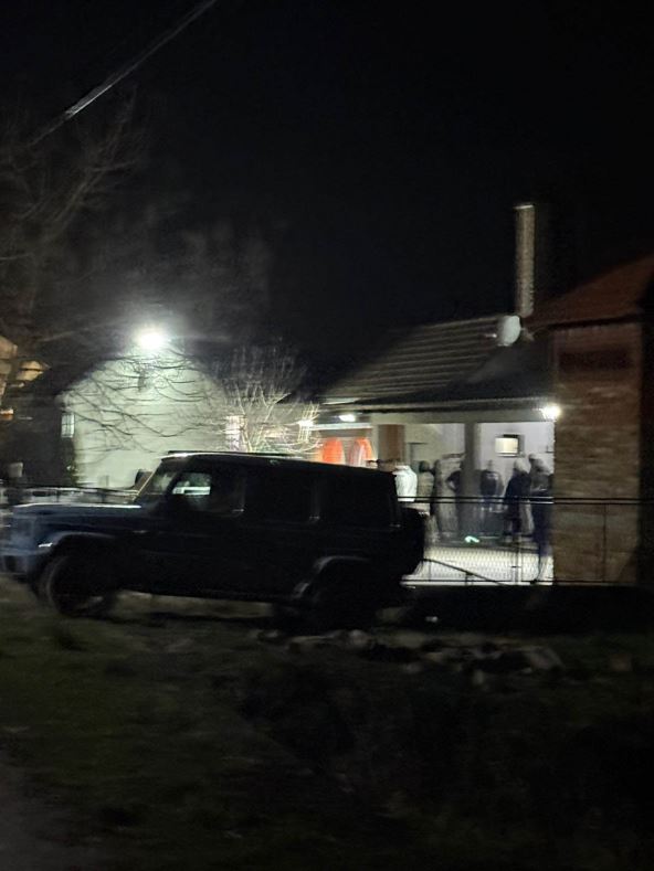 Muk ispred doma Darka Lazića (2).jpg