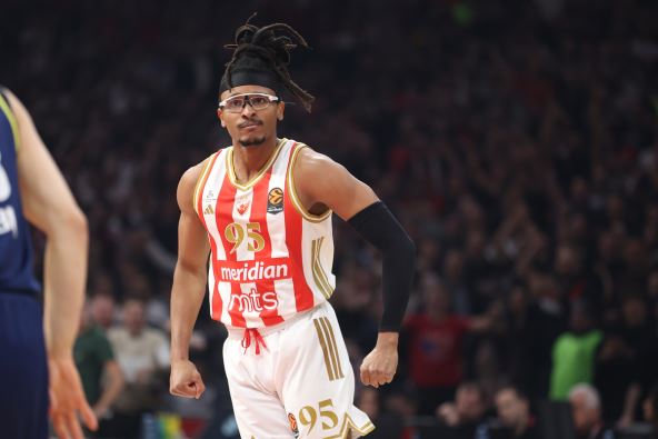 Čima Moneke na utakmici Zvezda Fenerbahče