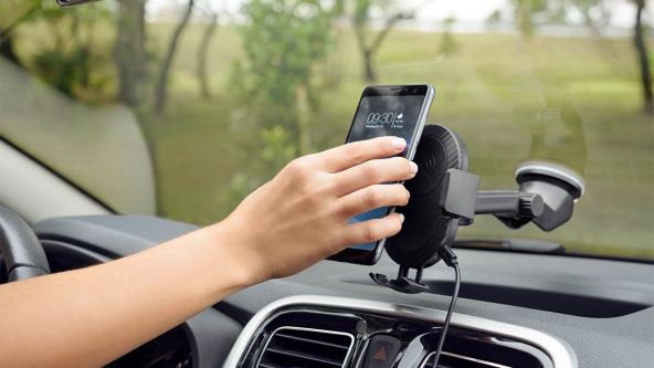 držač za mobilni telefon u automobilu