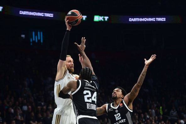 Partizan - Dubai (11).jpg