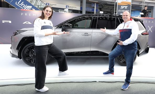 Toyota RAV4, Aleksandra Perišić i Damir Mikec.JPG
