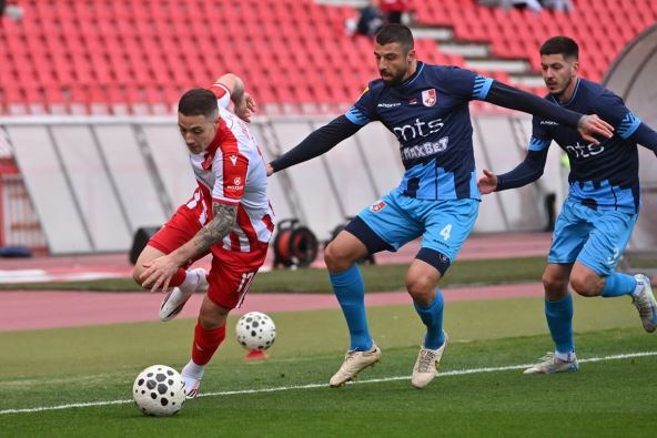 Bruno Duarte u napadu na utakmici Zvezda Radnički Niš