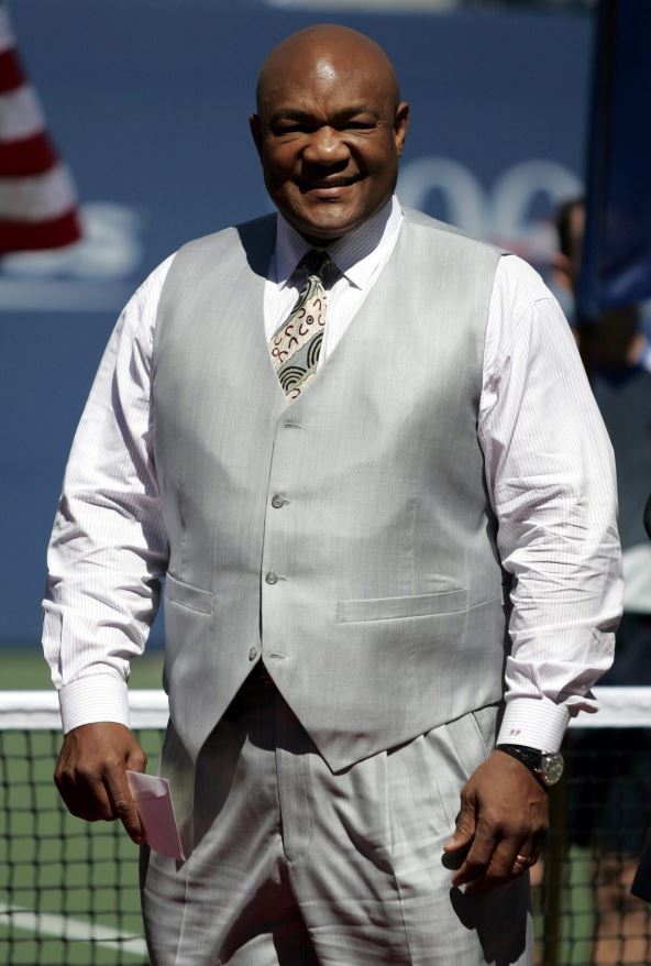 Džordž Forman na teniskom terenu