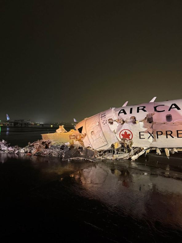 Avionska nesreća u Njujorku (2).jpg
