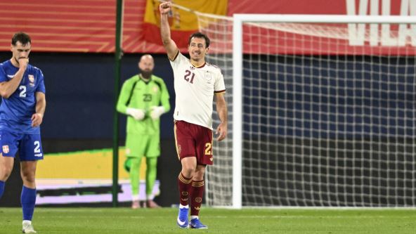 Mikel Ojarzabal slavi gol za Španiju protiv Srbije