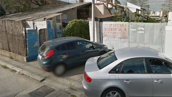 U Dobračinoj ulici iza broja 59 krije se maleno sokače, najuža ulica u Beogradu.jpg