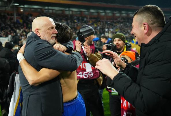 Sergej Barbarez slavi istorijsku pobedu BiH protiv Italije