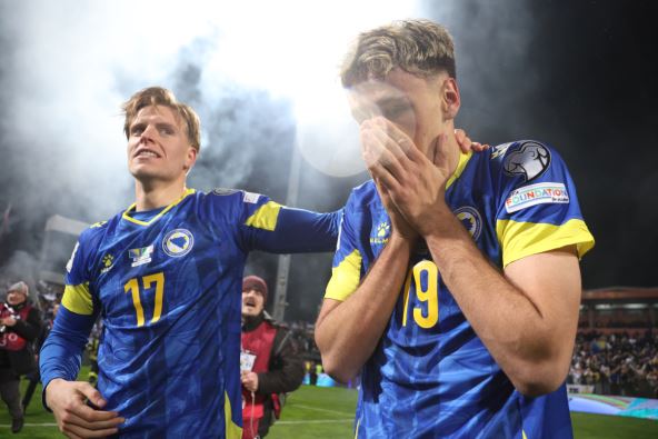 Dženis Burnić reprezentativac BiH i Kerim Alajbegović slave plasman BiH na Svetsko prvenstvo u fudbalu