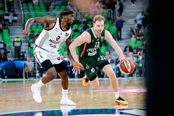 Cedevita Olimpija - Partizan (2).jpg