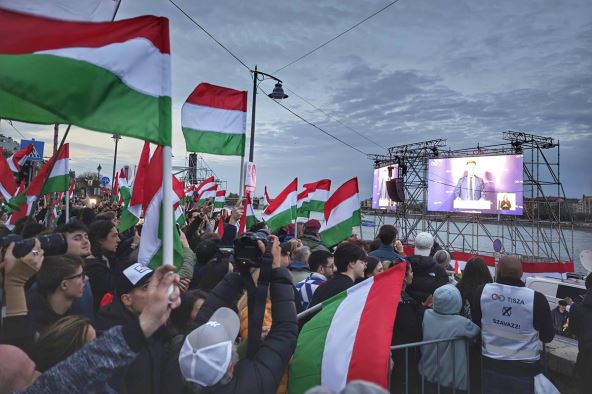 Pristalice Petera Mađara se okupljaju u Budimpešti