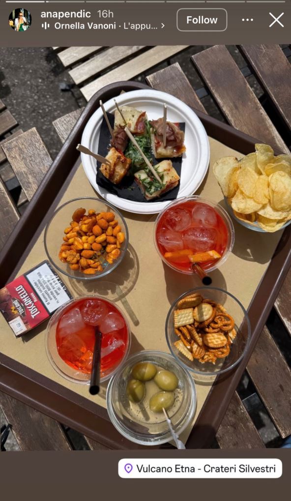 Ana Pendić jede grickalice za Uskrs