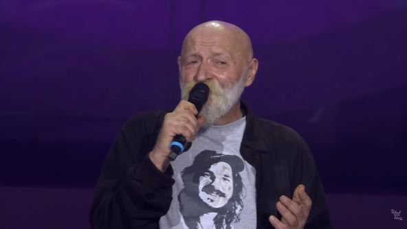 Toma sa slikom sina u Nikad nije kasno