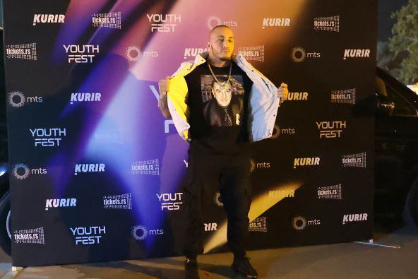 Vuk Mob (1).jpg