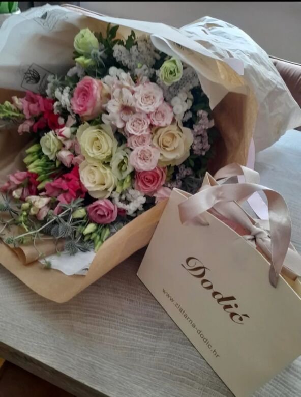 Elma Galić poklon za ćerku