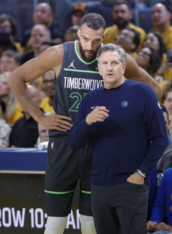 Kris Finč i Rudi Gober na utakmici Minesote